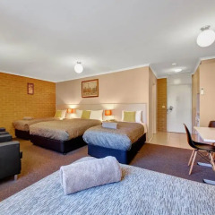 Отель Bendigo Central Deborah 3* Стандартный семейный номер с двуспальной кроватью фото 2