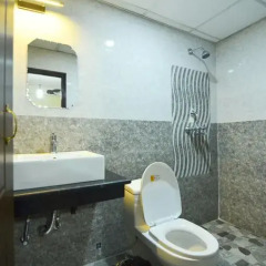 Отель Hong Yuan Hotel Непал, Покхара - отзывы, цены и фото номеров - забронировать отель Hong Yuan Hotel онлайн ванная