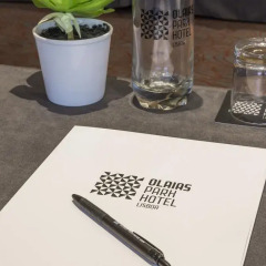 Отель Ramada by Wyndham Lisbon в номере