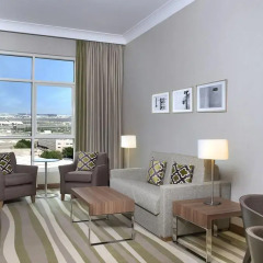 Отель Hilton Garden Inn Dubai Al Muraqabat 4* Улучшенный номер с различными типами кроватей фото 5