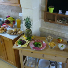 Отель Gozo Hills Bed and Breakfast питание