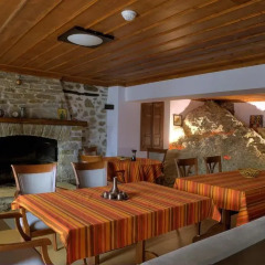 Отель Dragneva Guest House Болгария, Чепеларе - отзывы, цены и фото номеров - забронировать отель Dragneva Guest House онлайн интерьер отеля