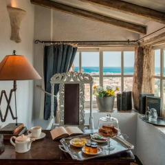 Отель Chateau Le Cagnard 4* Улучшенный номер