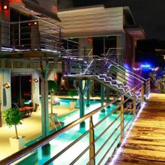 Nicky's Handlebar Hotel 3* Номер Делюкс с двуспальной кроватью фото 2