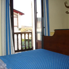 Отель Hostal Ayestaran II балкон