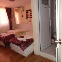 Отель Tulip Guesthouse 2* Стандартный номер с различными типами кроватей фото 7