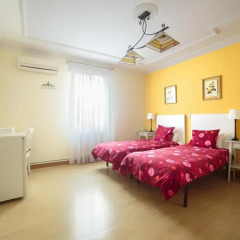 Отель Hostal Adriano Стандартный номер с различными типами кроватей фото 3