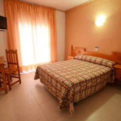 Отель Hostal Los Manos Испания, Бланес - отзывы, цены и фото номеров - забронировать отель Hostal Los Manos онлайн комната для гостей фото 3