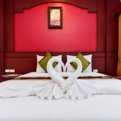 Отель Art Mansion Patong 3* Улучшенный номер двуспальная кровать фото 11