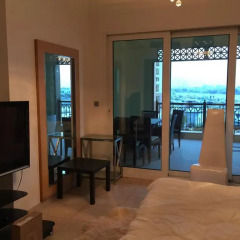 Отель Yanjoon Holiday Homes - Marina Residence балкон