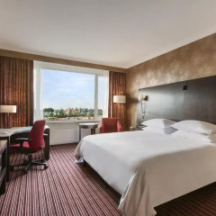 Hilton Amsterdam Hotel 5* Номер Делюкс с двуспальной кроватью фото 2