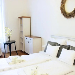 Апартаменты Romantic Downtown Apartments Апартаменты фото 45