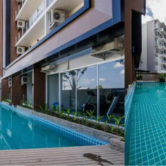 Отель Chic Residences at Karon Beach бассейн
