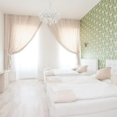 Апартаменты Royal Resort Apartments Westbahnhof Vienna Вена комната для гостей