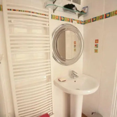 Отель Cozy Parisian 1 Bedroom (365) Франция, Париж - отзывы, цены и фото номеров - забронировать отель Cozy Parisian 1 Bedroom (365) онлайн ванная