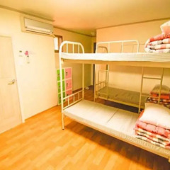 Отель Kimchee Hongdae Guesthouse Кровать в общем номере с двухъярусной кроватью фото 2