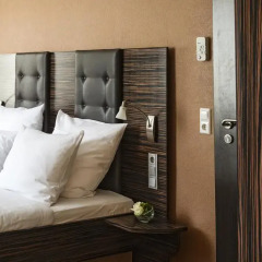 AKZENT Hotel Laupheimer Hof сейф в номере