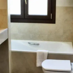 Отель Apartamentos Rurales L'Arquera ванная