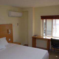 Отель Adis Hotels Ibadan Нигерия, Ибадан - отзывы, цены и фото номеров - забронировать отель Adis Hotels Ibadan онлайн комната для гостей фото 5