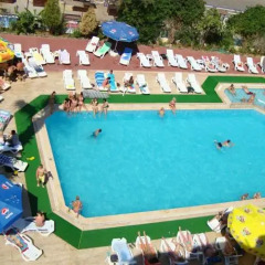 Club Hotel Diana бассейн