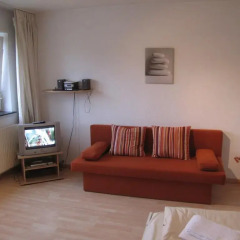Отель Ferien-zimmer-berlin Wilmersdorfer Straße Берлин комната для гостей фото 3