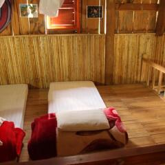 Отель Tavan Ecologic Homestay Стандартный номер с различными типами кроватей фото 2