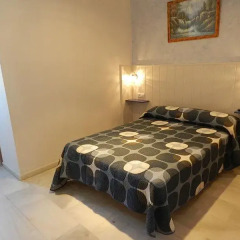 Отель Hostal El Alferez Испания, Вехер-де-ла-Фронтера - отзывы, цены и фото номеров - забронировать отель Hostal El Alferez онлайн комната для гостей