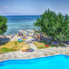 Отель Sunrise Beach бассейн