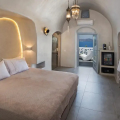 Отель Athina Luxury Suites 4* Люкс с двуспальной кроватью фото 11