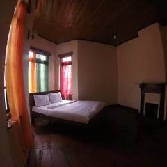 Nuwara Eliya Hostel by Backpack Lanka Стандартный номер с двуспальной кроватью (общая ванная комната)