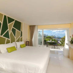 Отель Andaman Embrace Patong 5* Номер Делюкс с двуспальной кроватью фото 3