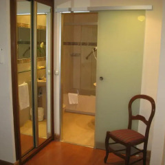 Отель Hostal Bahia Улучшенный номер с различными типами кроватей