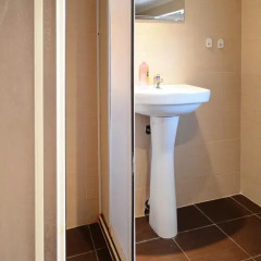 Отель Ulpia House Стандартный номер с двуспальной кроватью (общая ванная комната) фото 7