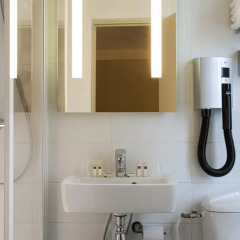 Отель Timhotel Gare Montparnasse Париж ванная