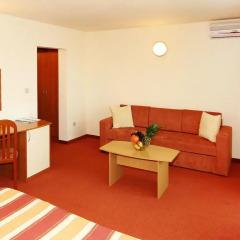 Отель Interhotel Cherno More 4* Улучшенный номер с различными типами кроватей фото 4