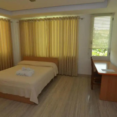 Hotel Lux Vlore сейф в номере