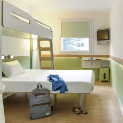 Отель ibis budget Brugge Centrum Station Стандартный номер с различными типами кроватей фото 6