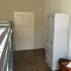 Hostel Kaiser Кровать в общем номере