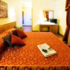 Hotel Bright 3* Стандартный номер с двуспальной кроватью