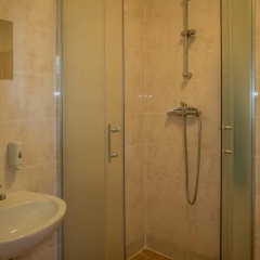 Clown and Bard Hostel Кровать в общем номере с двухъярусной кроватью фото 4