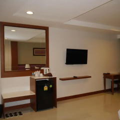 True Siam Rangnam Hotel удобства в номере
