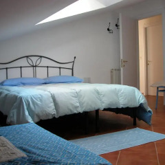 Отель B&B L'Umbra di lu Soli Кастельсардо сейф в номере