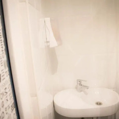 Kaixo Hostel Сан-Себастьян ванная