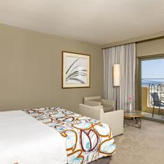Отель Hilton Malta 5* Номер Делюкс с 2 отдельными кроватями фото 10