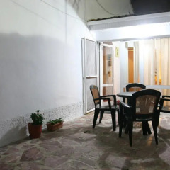 Отель Guesthouse Pension Andrea Албания, Тирана - отзывы, цены и фото номеров - забронировать отель Guesthouse Pension Andrea онлайн балкон