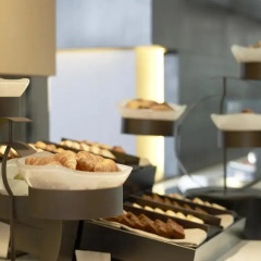 The Met Hotel питание