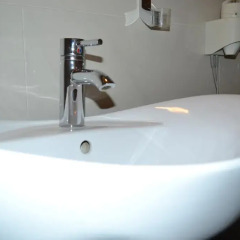 Отель Goldfisch Vienna City Apartments Австрия, Вена - отзывы, цены и фото номеров - забронировать отель Goldfisch Vienna City Apartments онлайн ванная