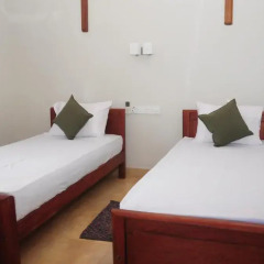 Traveller's Home Hotel 3* Бунгало с различными типами кроватей фото 8