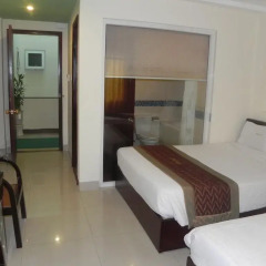 DMZ Hotel 2* Номер Делюкс с различными типами кроватей фото 3