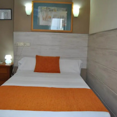 Отель Hostal San Lorenzo Стандартный номер фото 14